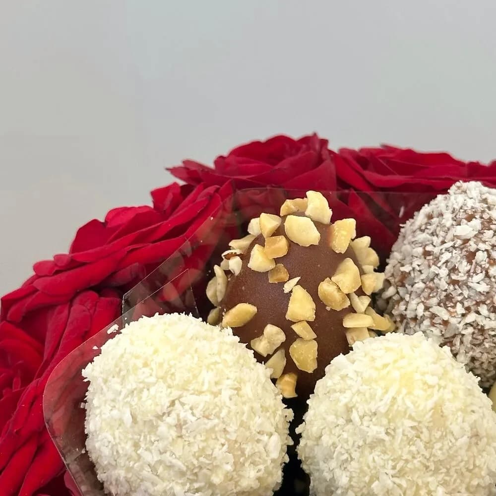 Композиция из клубники в шоколаде и кустовой розы «Амелия» - клубника в шоколаде с доставкой в Краснодаре, фото 3