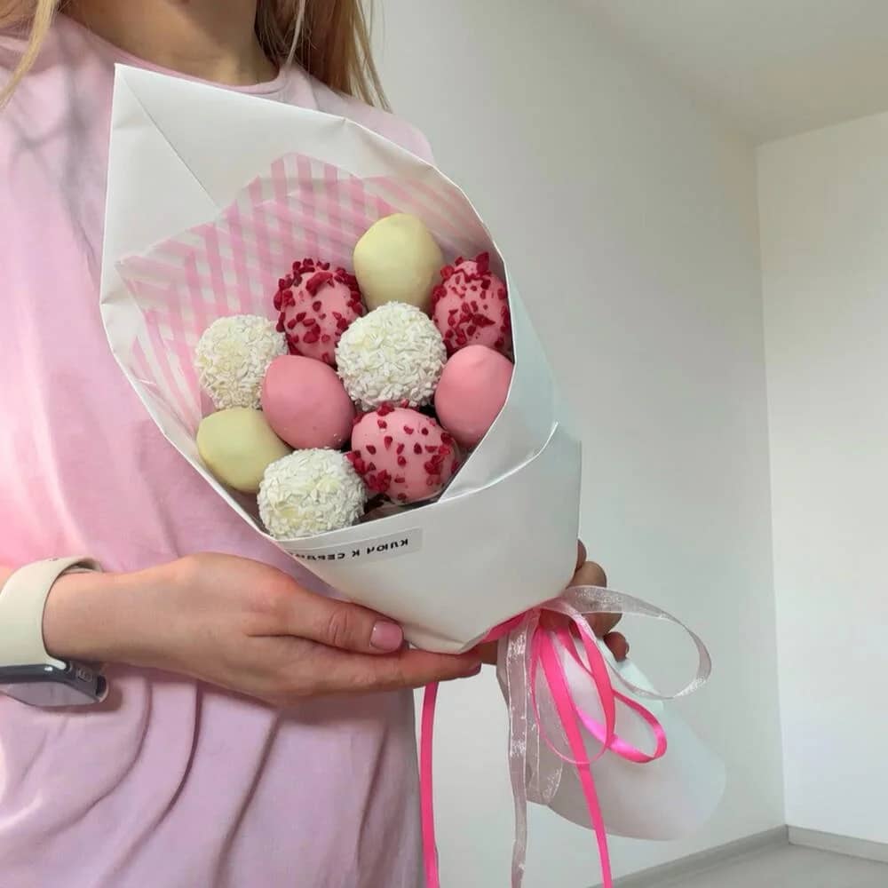 Букет из 10 сочных клубник в бельгийском шоколаде «Комплимент» - клубника в шоколаде с доставкой в Краснодаре