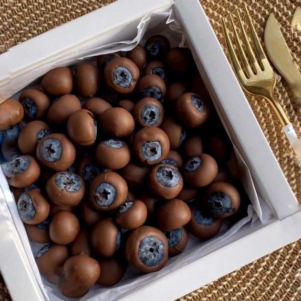 Голубика в бельгийском шоколаде – изысканный сладкий подарок с доставкой