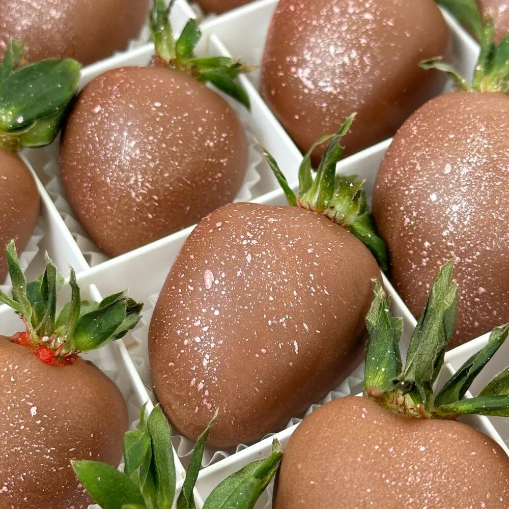Комбо "Розовое шампанское" из 9 кустовых роз и клубники в двойном бельгийском шоколаде, фото 2